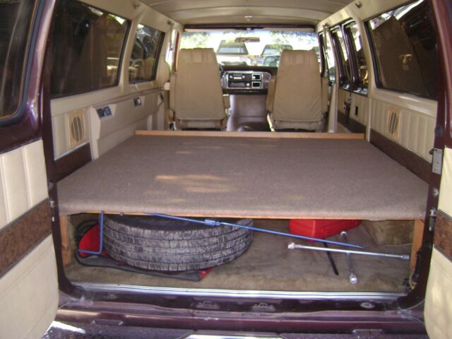 1979 Ford E-Series Van Club Wagon Chateau - photo 6