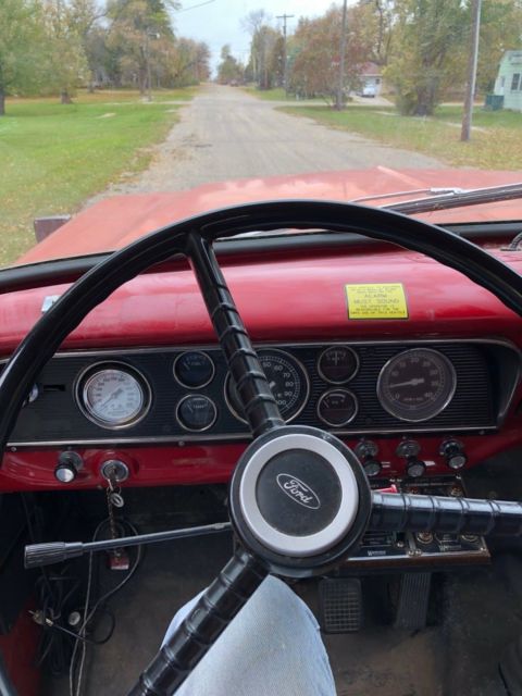 1979 Ford F800 custom cab - photo 6