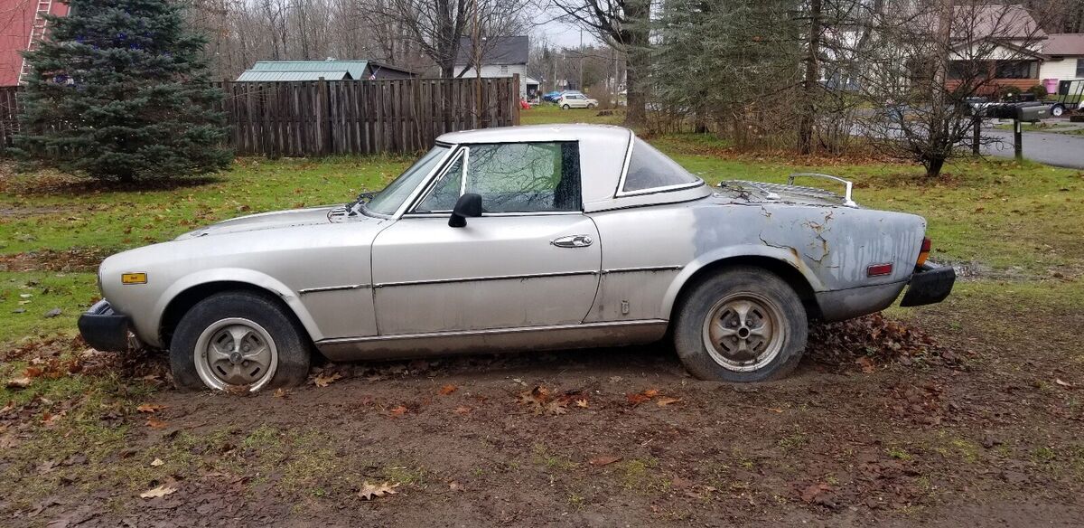 1979 Fiat 124 PininFarina Spider 2000 - photo 2