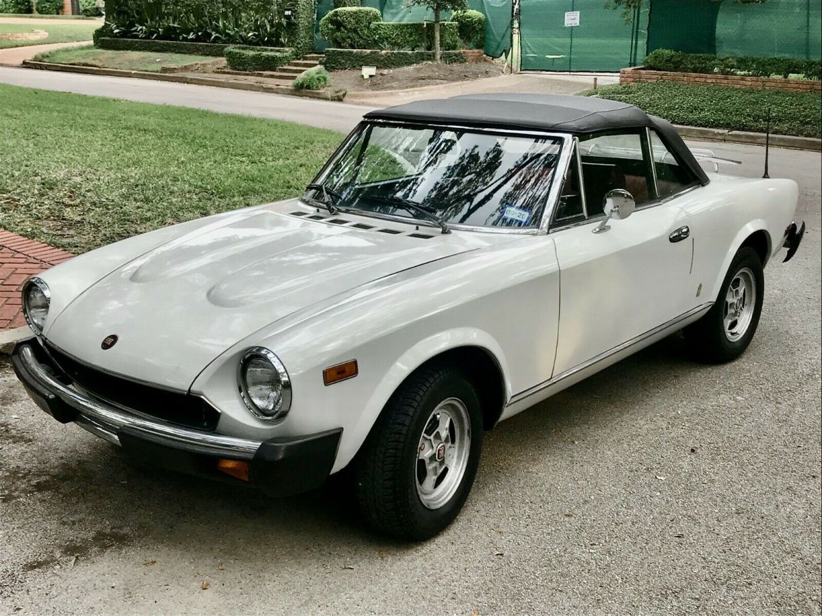 1979 Fiat 124 Spider 2000 Pininfarina