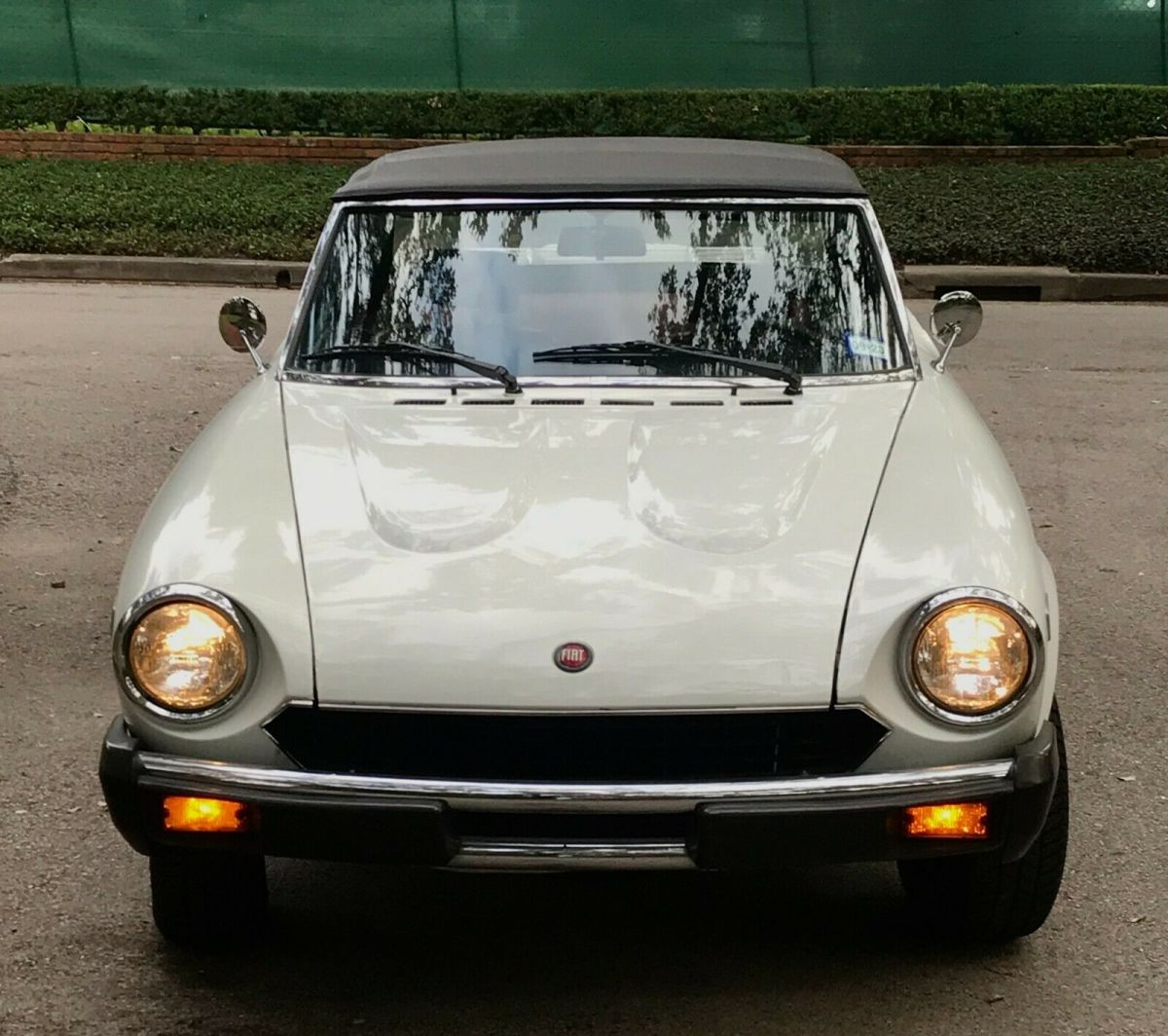 1979 Fiat 124 Spider 2000 Pininfarina - photo 2