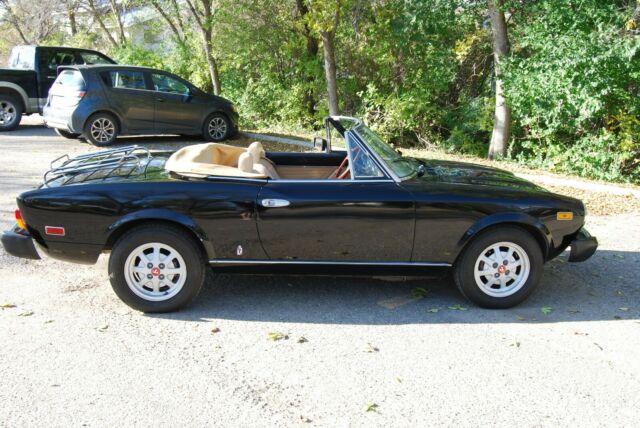 1979 Fiat 124 Spider Pininfarina - photo 2