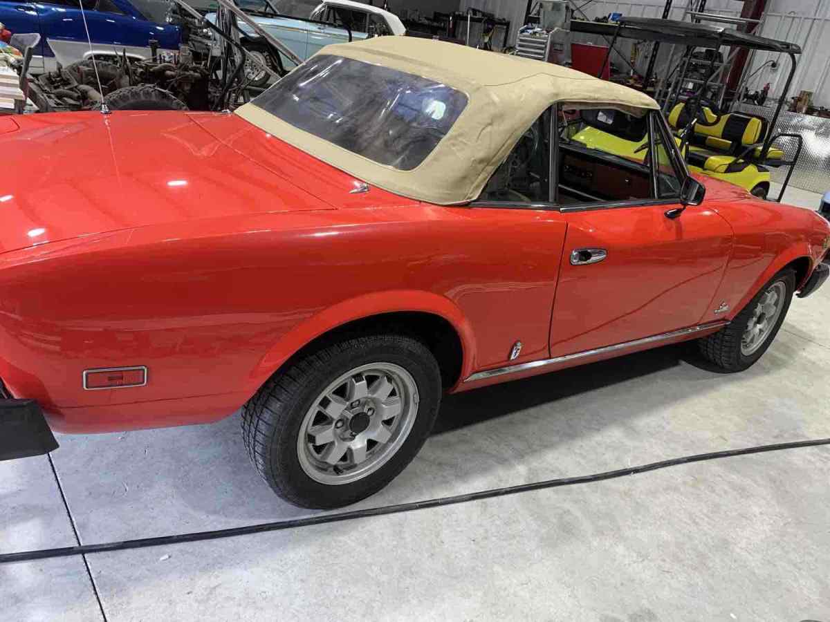 1979 Fiat Spider 2000 - photo 2