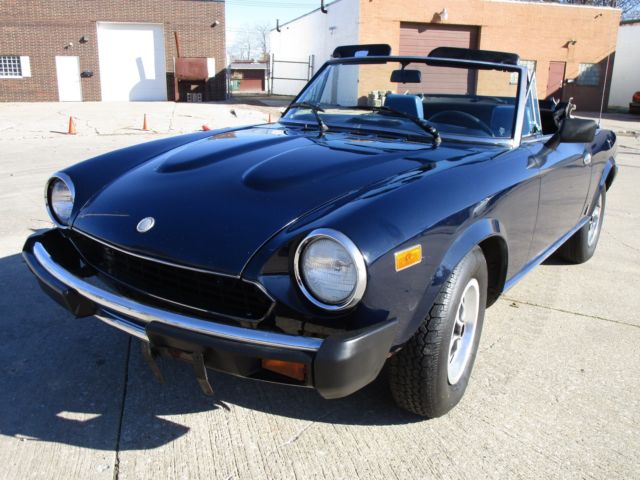 1979 Fiat 124 Spider NO RESERVE AUCTION - LAST HIGHEST BIDDER WINS CAR! - photo 2