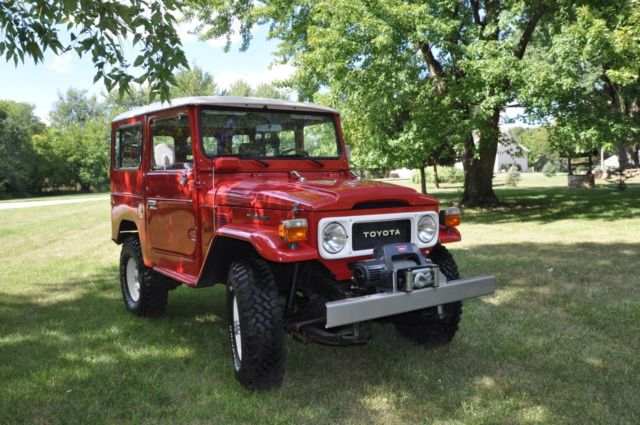 1979 FJ40 - USA Spec w/ PS, A/C and More - Beautiful Inside & Out 1979 Toyota Land Cruiser FJ40