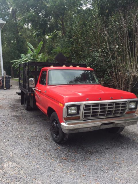 1979 FORD 350 W STAKE BODY AND TOMMY LIFT 1979 Ford F-350