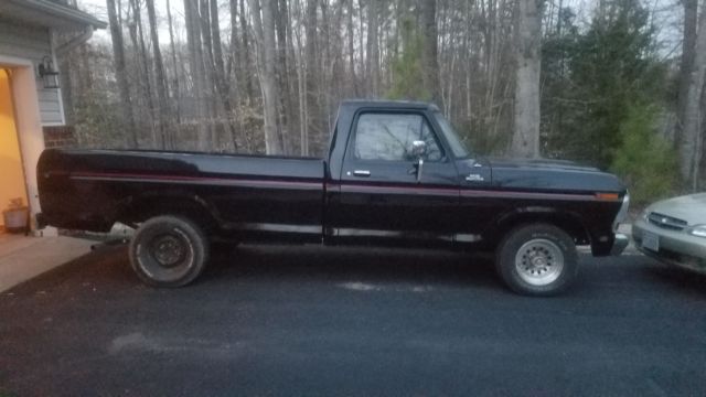 1979 Ford F-150 Custom 4X2 Standard Cab 8 Foot Bed //Make offer can't hurt// 1979 Ford F-150 Custom