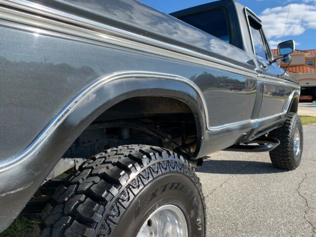 1979 Ford F-150 Ranger Lariet 4x4 A/C ZERO RUST NO RESERVE - photo 4