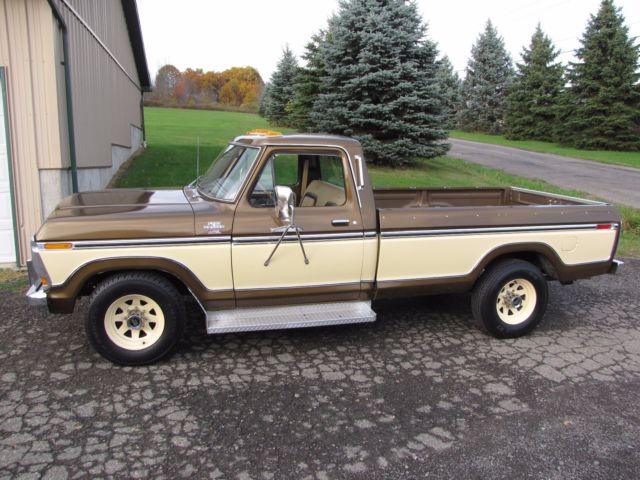 1979 Ford F250 Lariat 400V8 4 Speed. LOW MILES Exceptional Condition Take a Look 1979 Ford F-250 Lariat