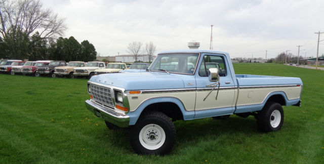 1979 Ford F-250 TWO TONE BLUE/WHITE - photo 3