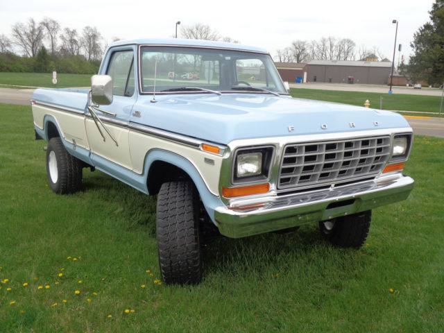 1979 Ford F-250 TWO TONE BLUE/WHITE - photo 4