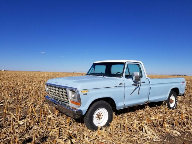 1979 Ford F-250 camper special - photo 4
