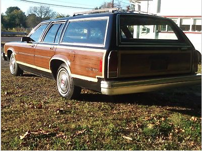 1979 Ford Crown Victoria WOODGRAIN - photo 2