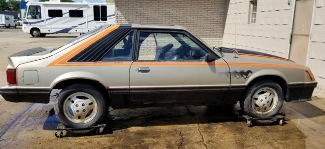 1979 Ford Mustang pace car - photo 3