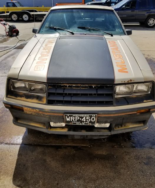 1979 Ford Mustang pace car - photo 6