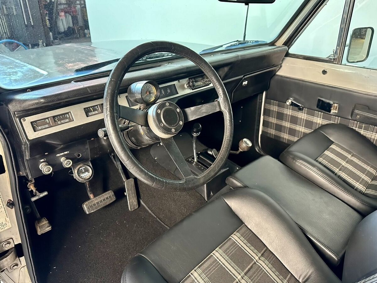 1979 International Harvester Scout 4WD V8 All Original Paint 100% Rust Free - photo 12