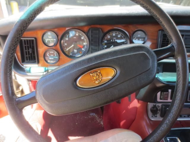1979 Jaguar XJ12 sedan - photo 11