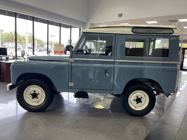 1979 LAND ROVER SERIES 3 HARD TOP - (FRAME-OFF RESTORATION) - photo 2