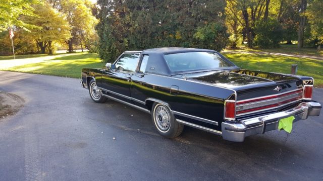 1979 Lincoln Continental Town Coupe - photo 4