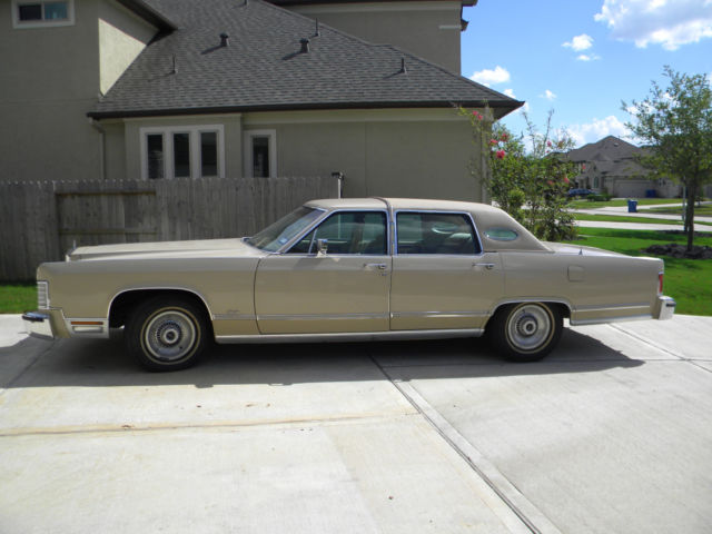 1979 Lincoln Continental 4dr town car 1979 Lincoln Continental Town Car Package