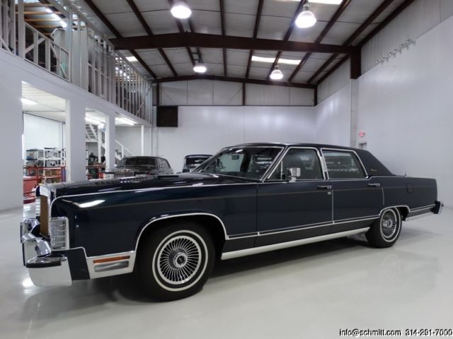 1979 Lincoln Continental Collector's Series | Glass panel power sunroof 1979 Lincoln Continental Collector's Series