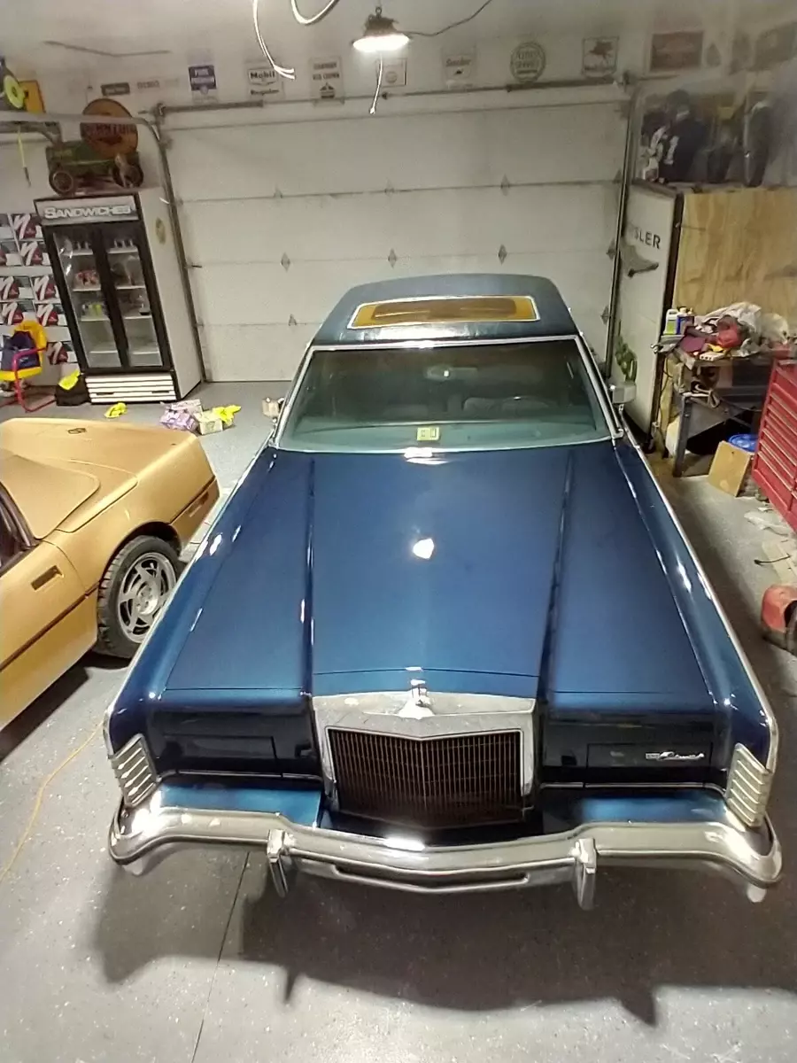 1979 Lincoln Continental Collectors Series 400 V8 V8 1979 Lincoln Continental