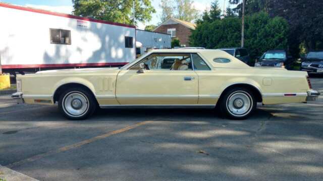1979 Lincoln Continental Mark V - photo 11