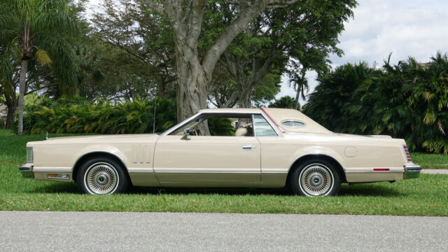 1979 Lincoln Continental - photo 2