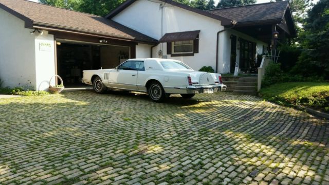 1979 Lincoln Continental Mark V - photo 2