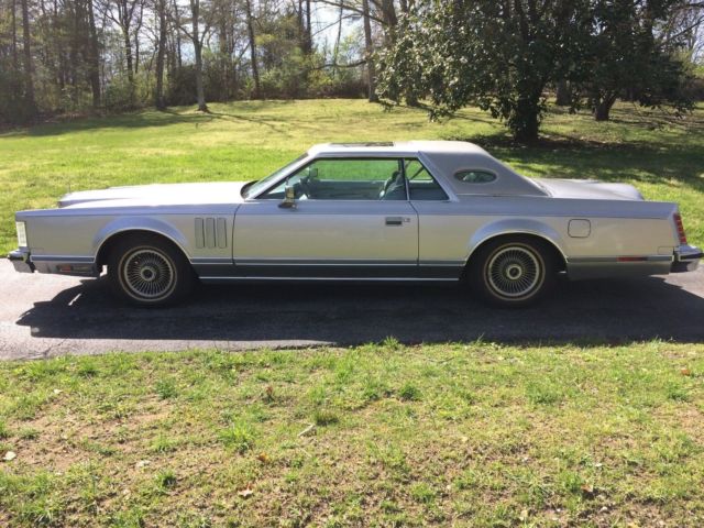 1979 Lincoln Continental Mark V - photo 2