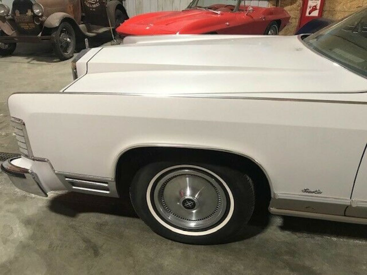 1979 Lincoln Continental Town Car HD VIDEO survivor rides drives - photo 13