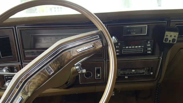 1979 Lincoln Continental - photo 11