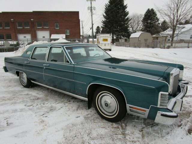 1979 Lincoln Continental Town Car Automatic RWD V8 6.5L Gasoline 1979 Lincoln Continental Town Car
