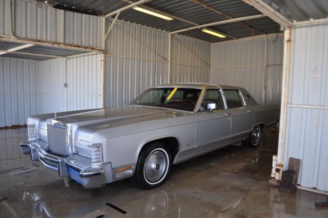 1979 Lincoln Continental Town Car LOW ORIGINAL MILES, Vinyl Roof, Fully Loaded ! 1979 Lincoln Town Car Town Car