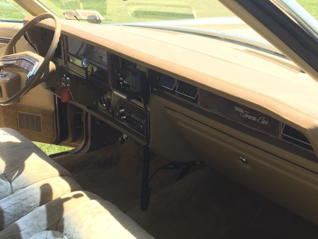 1979 Lincoln Continental Town Car - photo 13