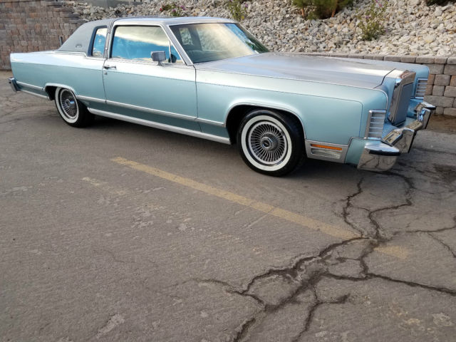 1979 LINCOLN CONTINENTAL TOWN COUPE WITH EXTREMELY LOW ORIGINAL MILES MUST SEE 1979 Lincoln Continental 2 DOOR COUPE