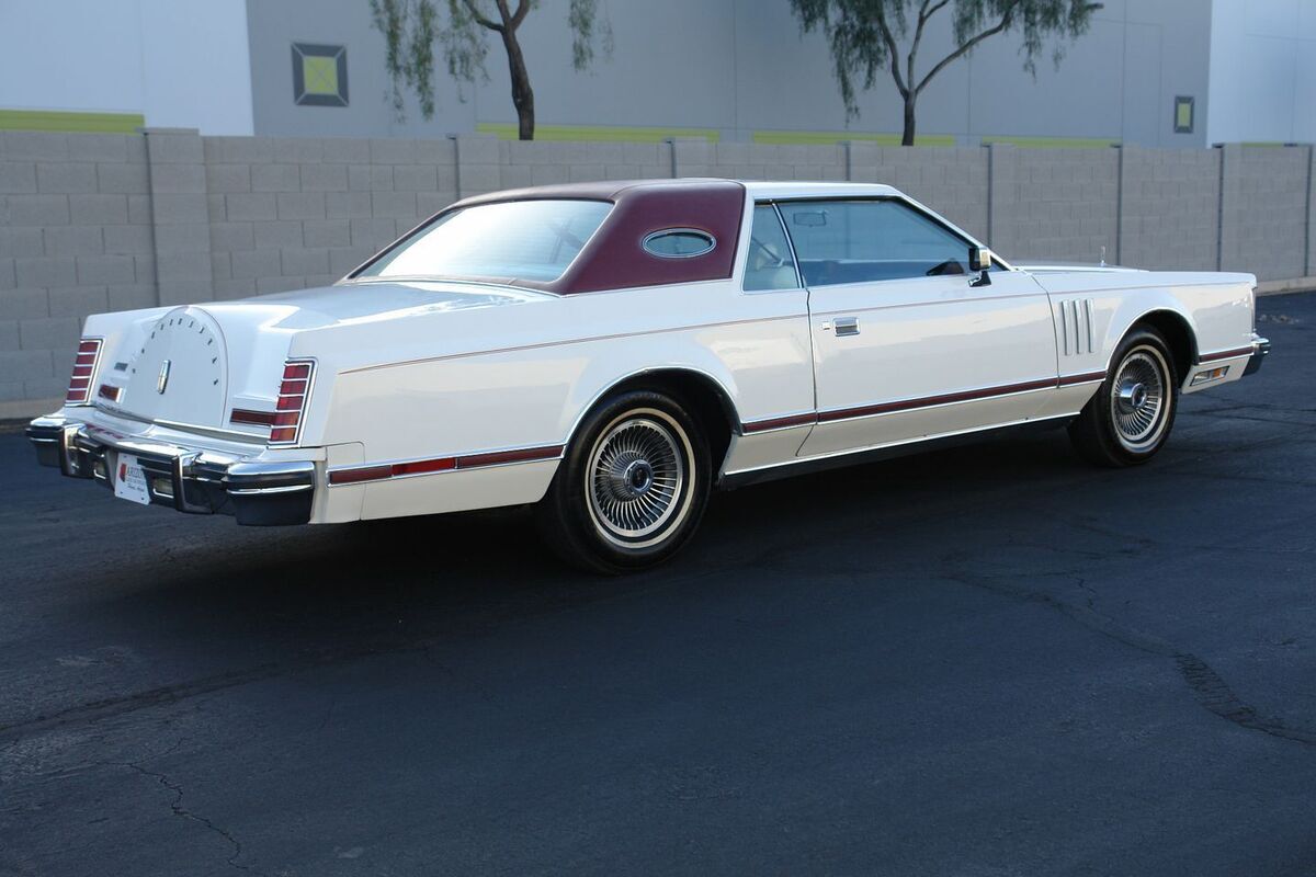 1979 Lincoln Continental Mark V - photo 3