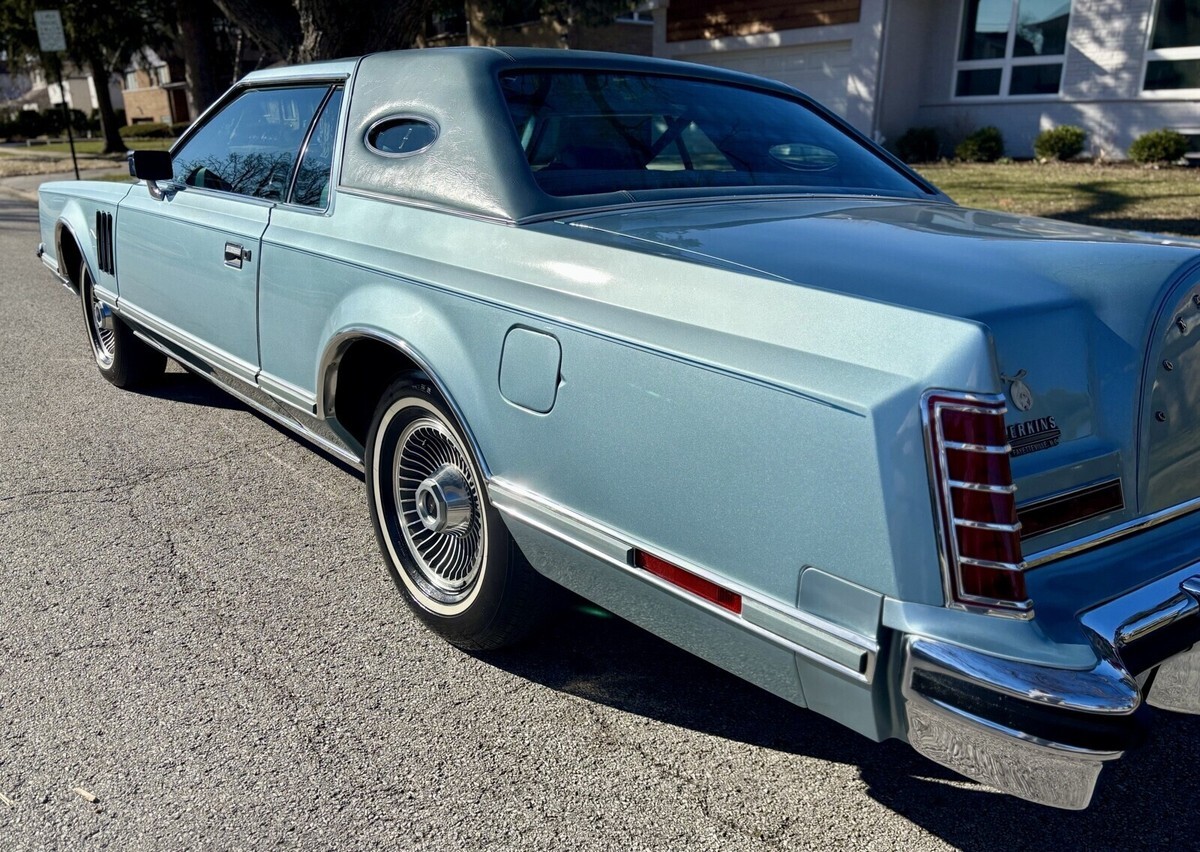 1979 Lincoln Mark V ⭐️1 owner 100% original only 27,300 documented miles ⭐️ - photo 10