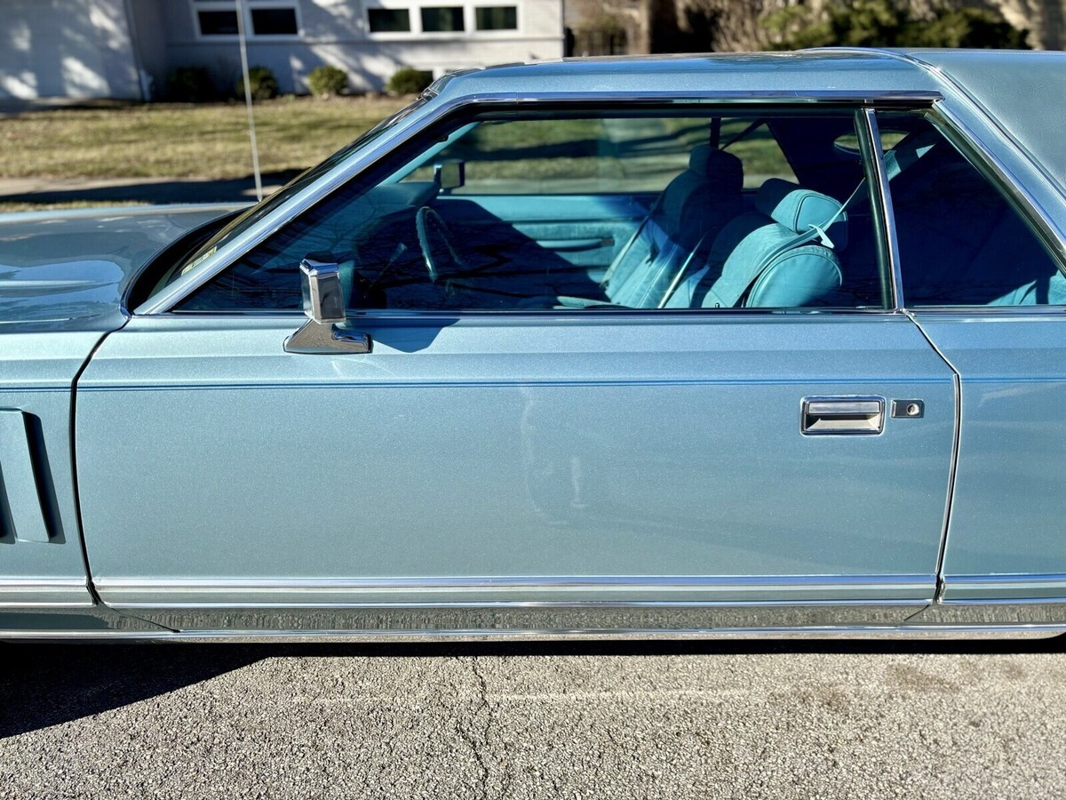 1979 Lincoln Mark V ⭐️1 owner 100% original only 27,300 documented miles ⭐️ - photo 8