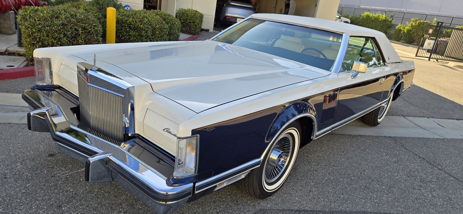 1979 Lincoln Mark V - photo 2