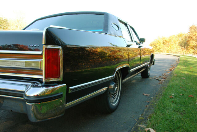 1979 Lincoln Town Car - photo 8