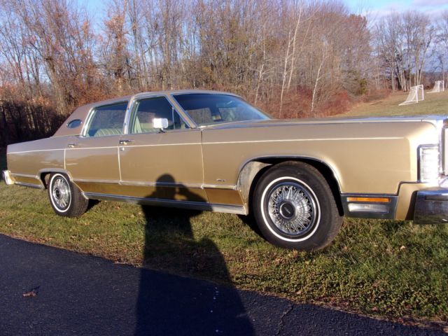 1979 Lincoln Town Car - photo 2