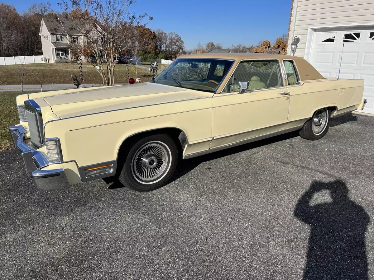 1979 Lincoln Town Car Yellow Town Coupé 1979 Lincoln Town Car Town Coupé