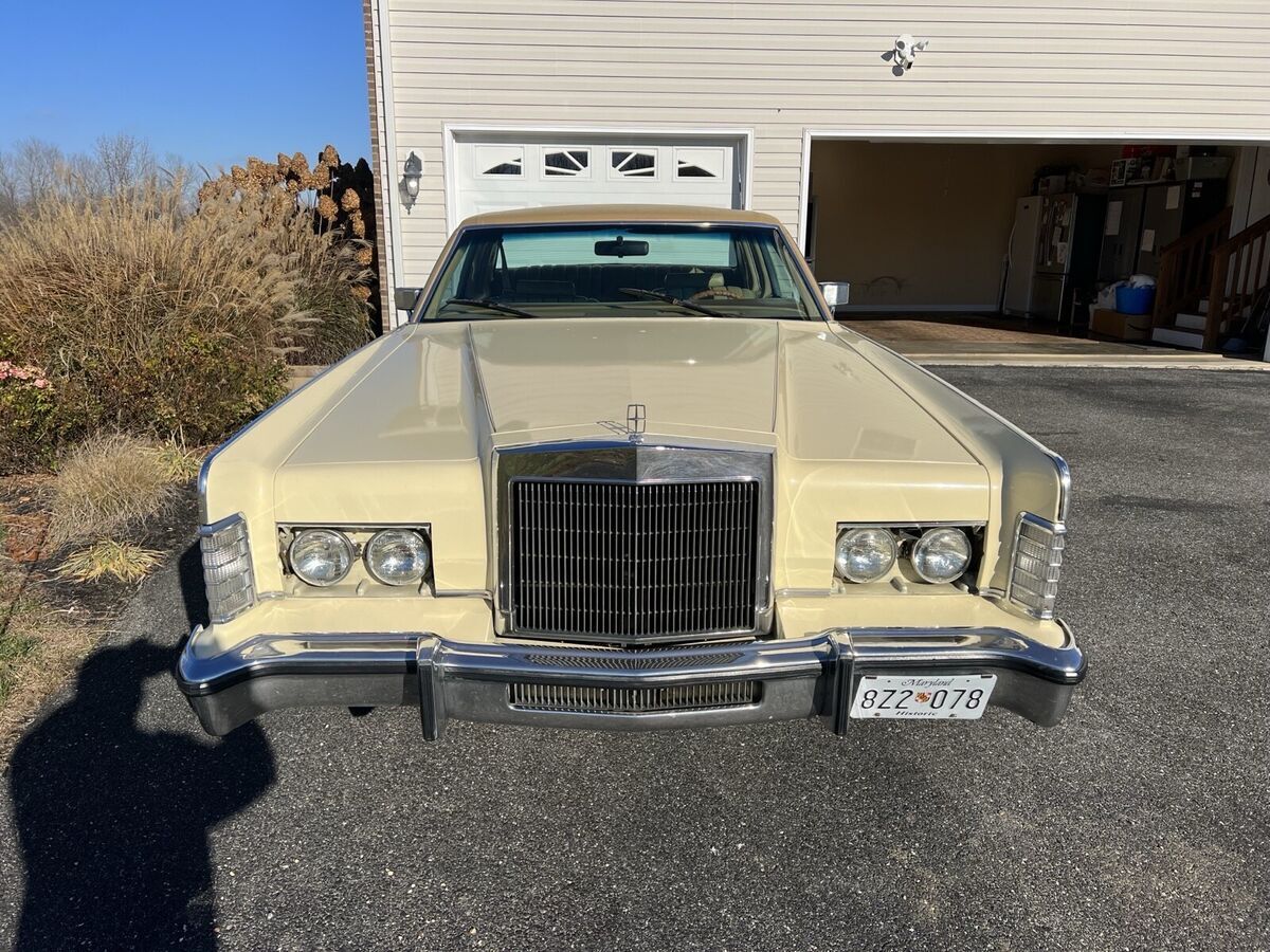 1979 Lincoln Town Car Town Coupé - photo 2