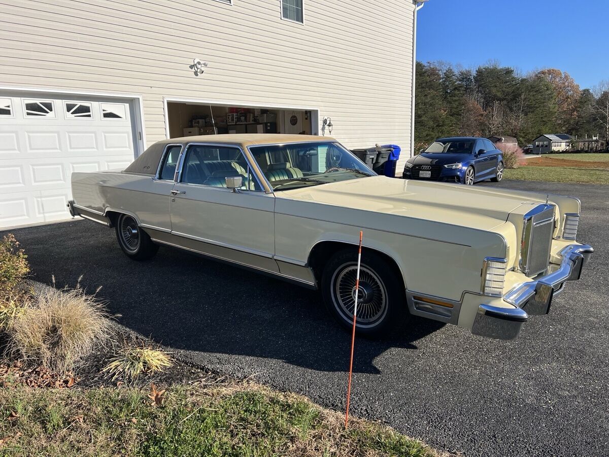 1979 Lincoln Town Car Town Coupé - photo 3
