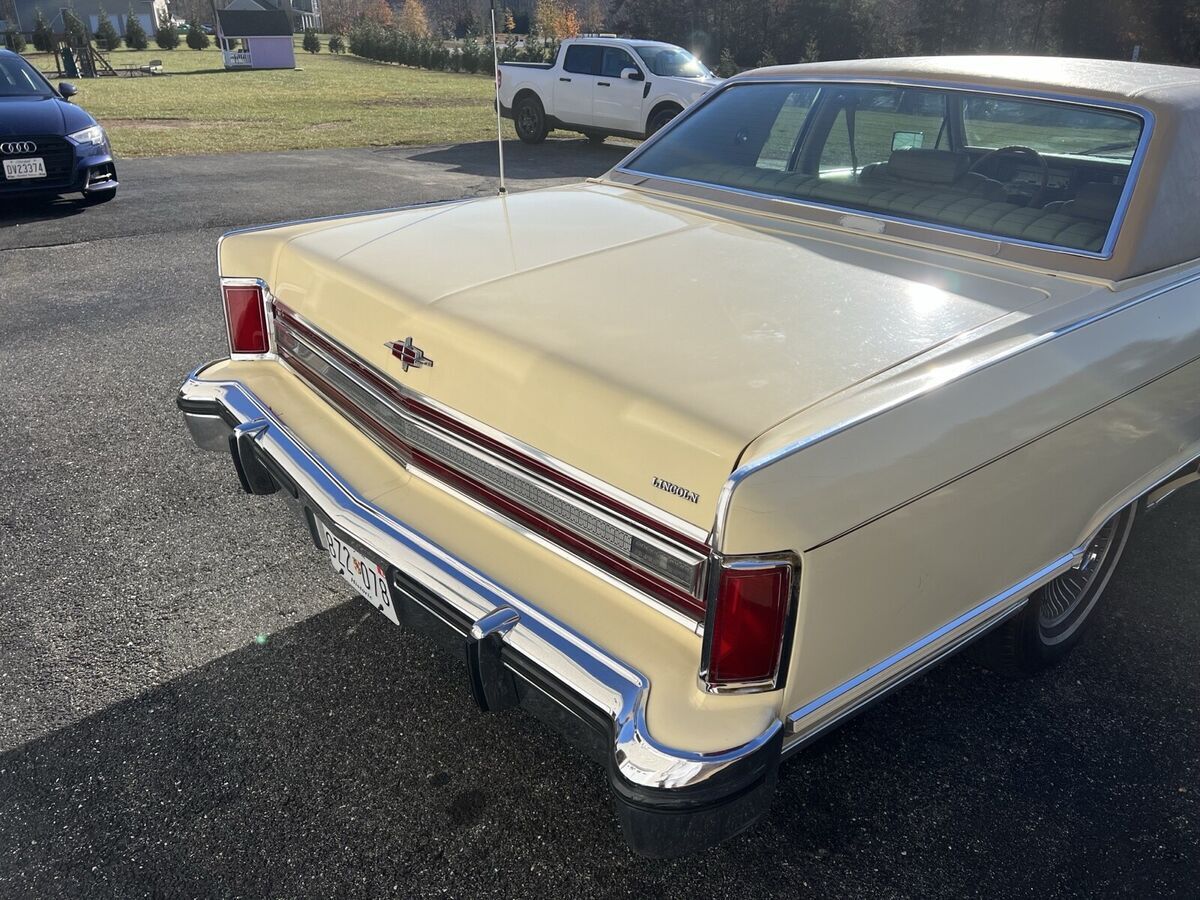 1979 Lincoln Town Car Town Coupé - photo 4