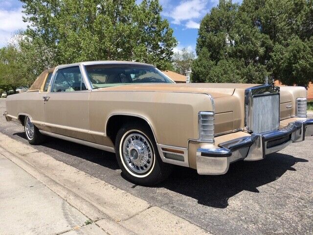 1979 Lincoln Town Coupe - photo 2