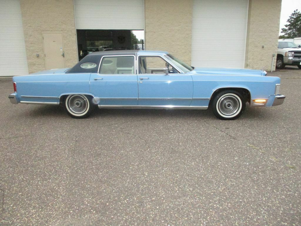 1979 Lincoln TOWNCAR Sedan - photo 3
