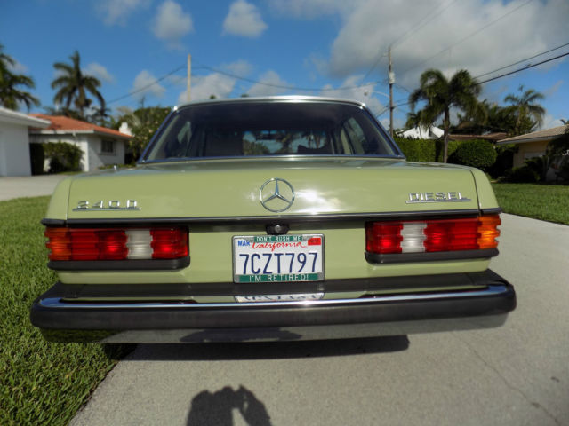 1979 Mercedes-Benz 200-Series - photo 6