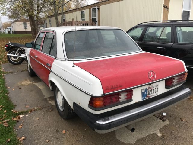 1979 Mercedes-Benz 200-Series - photo 4
